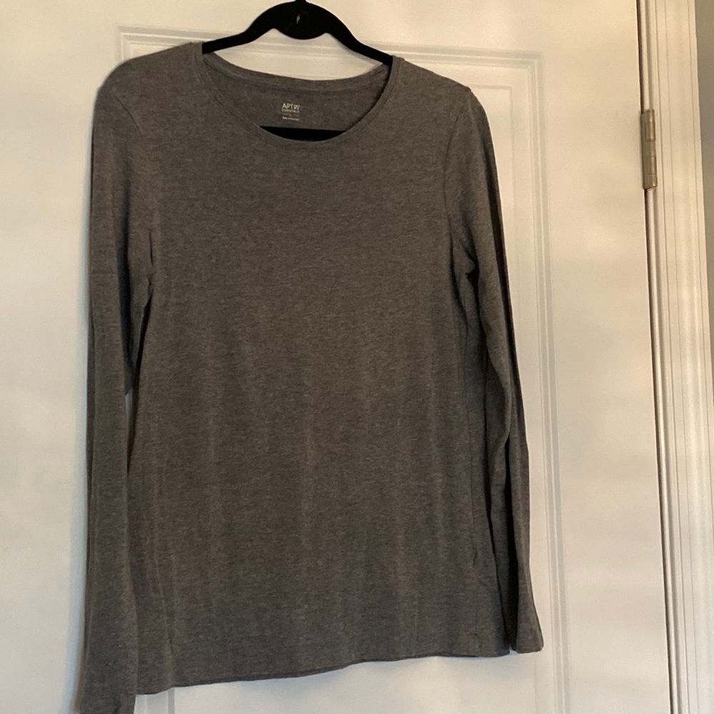 Apt 9 long sleeve tshirt size large